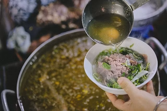 Người huyết áp thấp thường đi kèm với triệu chứng đường huyết trong máu thấp, vì thế nên chế độ ăn uống cần tuân thủ khắt khe.