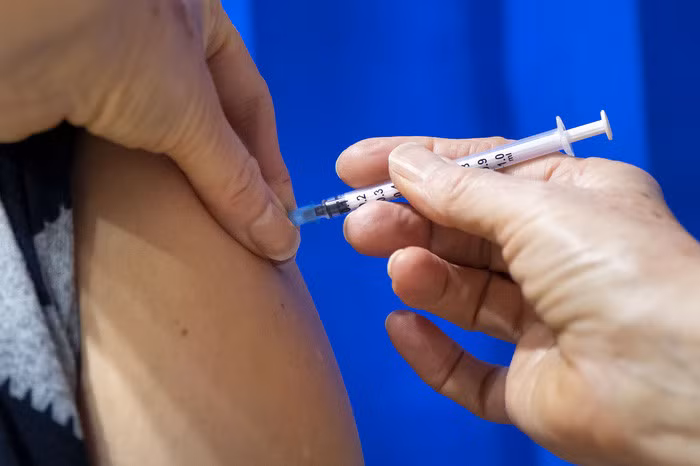 Liều tăng cường cũng giúp cá nhân duy trì được mức độ đáp ứng miễn dịch lâu hơn (Ảnh: Internet)