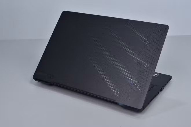 Cận cảnh ASUS ROG Zephyrus M16: Thiết kế mỏng nhẹ, cấu hình cực khủng với Intel Core i9 thế hệ 11 cùng GPU RTX 3070, giá 71.99 triệu đồng - Ảnh 2.