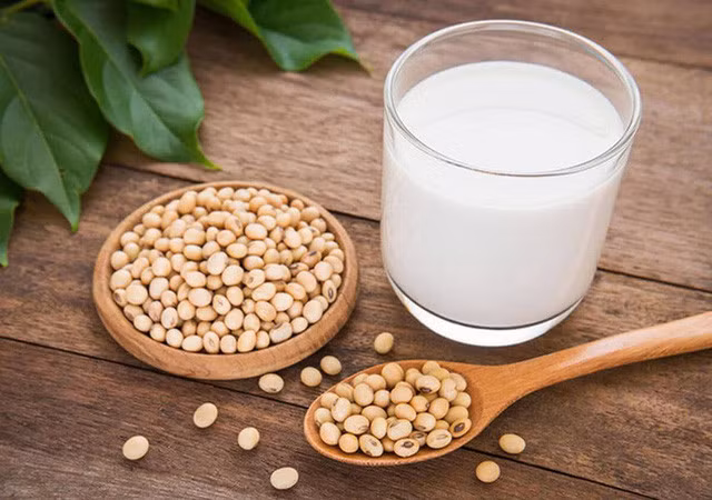 Sữa đậu nành giúp cải thiện sắc tốt da, chống lão hóa.