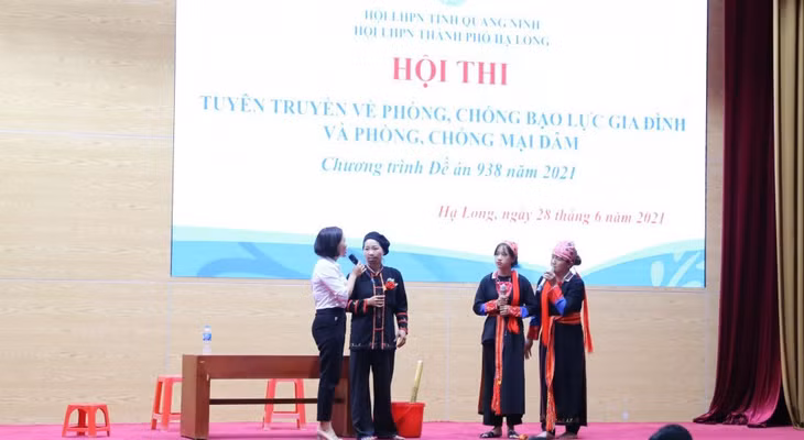 Hội LHPN TP Hạ Long tổ chức Hội thi tuyên truyền về phòng, chống bạo lực gia đình năm 2021. Ảnh: Vân Anh