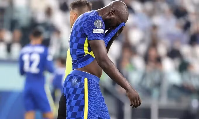 Lukaku gây thất vọng trong ngày tái ngộ đối thủ từng chạm trán tại Italy. Ảnh: PA.