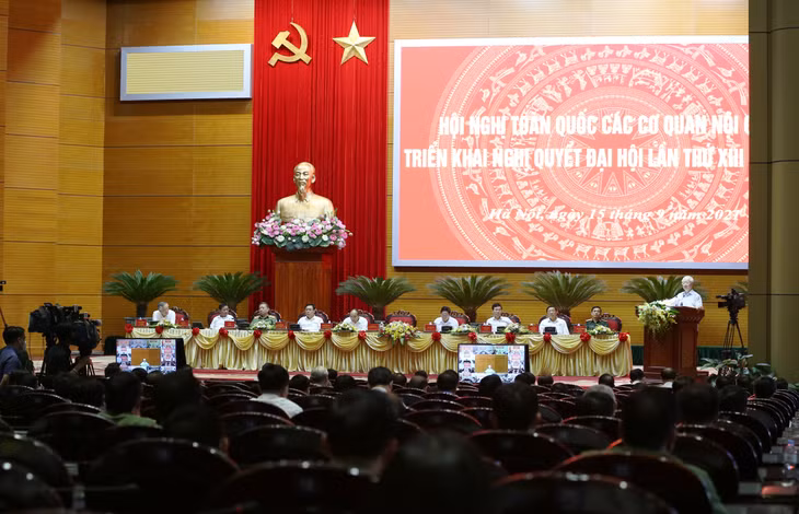 Lãnh đạo Đảng, Nhà nước và các đại biểu Trung ương tham dự tại đầu cầu Bộ Quốc phòng. Ảnh: VGP/Lê Sơn.