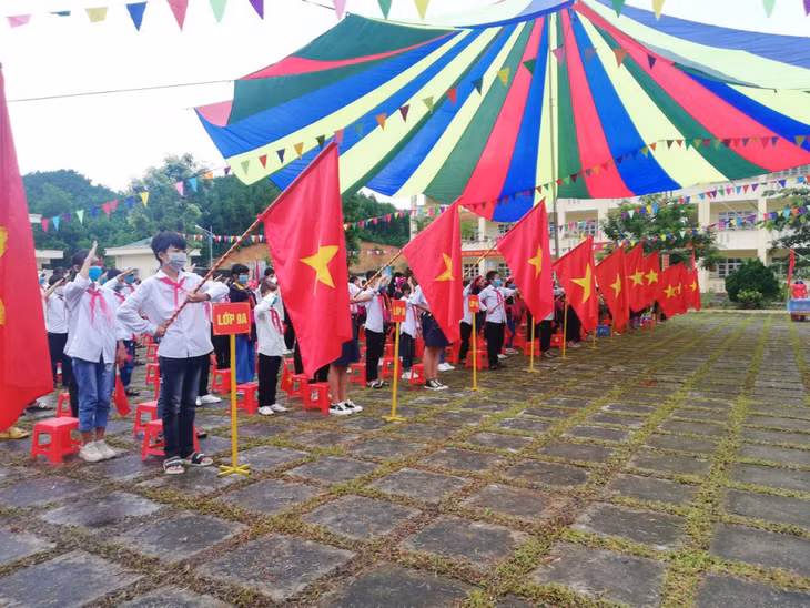 Với địa bàn an toàn, Quảng Ninh là một trong số ít những địa phương tổ chức khai giảng trực tiếp cho học sinh toàn tỉnh.