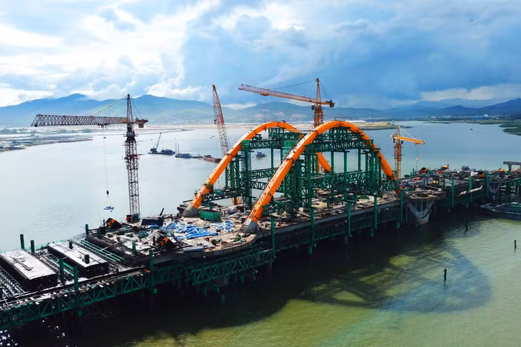 Cầu Cửa Lục 1 đang được đẩy nhanh tiến độ thi công.