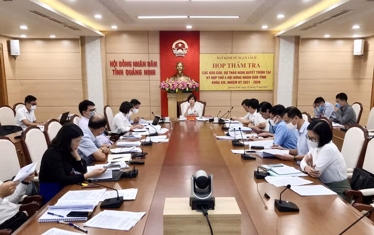 Quang cảnh cuộc họp.