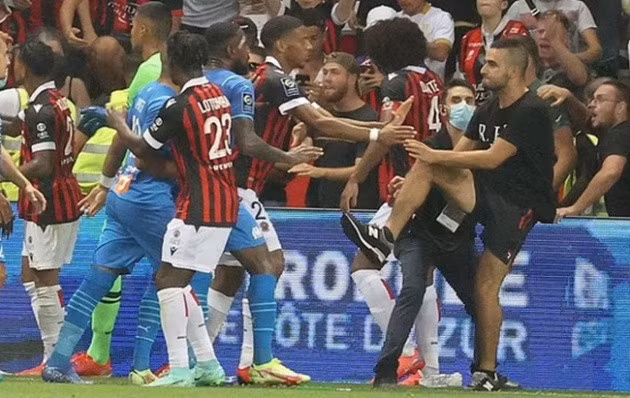 Ban tổ chức Ligue 1 đã đưa ra án phạt kỷ luật cho vụ ẩu đả giữa Nice - Marseille.