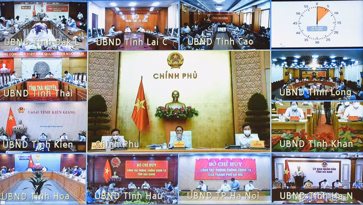 Những ngày qua, Thủ tướng Chính phủ đã có nhiều cuộc kiểm tra trực tuyến việc thực hiện công tác phòng, chống dịch COVID-19 qua hệ thống chỉ đạo và kiểm tra trực tuyến - Trong ảnh: Thủ tướng trao đổi, kiểm tra các địa phương tại Phiên họp Chính phủ thường kỳ tháng 8/2021. Ảnh: VGP/Nhật Bắc Những ngày qua, Thủ tướng Chính phủ đã có nhiều cuộc kiểm tra trực tuyến việc thực hiện công tác phòng, chống dịch COVID-19 qua hệ thống chỉ đạo và kiểm tra trực tuyến - Trong ảnh: Thủ tướng trao đổi, kiểm tra các địa phương tại Phiên họp Chính phủ thường kỳ tháng 8/2021. Ảnh: VGP/Nhật Bắc