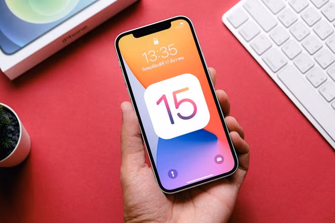Lỗ hổng này xuất hiện trên cả iOS 14.8 và phiên bản iOS 15 vừa được Apple ra mắt cách đây vài ngày.