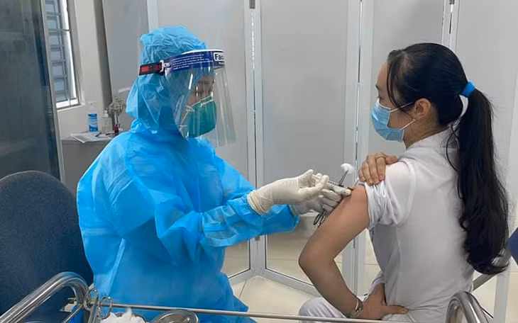 Không vội vàng thực hiện tiêm vaccine khác ngay sau khi tiêm vaccine Covid-19 - Ảnh Internet