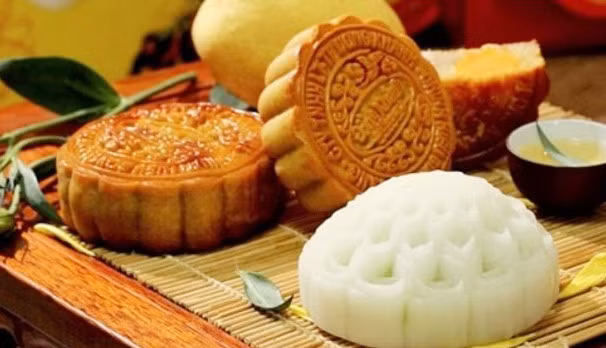 Bánh nướng, bánh dẻo là món bánh truyền thống không thể thiếu trong mỗi dịp Trung thu. Ảnh: Sưu tầm