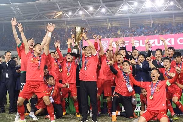 ĐT Việt Nam đương kim vô địch AFF Cup 2018.