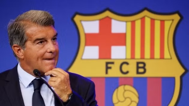 Laporta đang bận giải quyết vấn đề với Bartomeu.