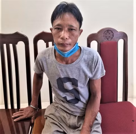 tam giu ke duoi chem can bo anh 1