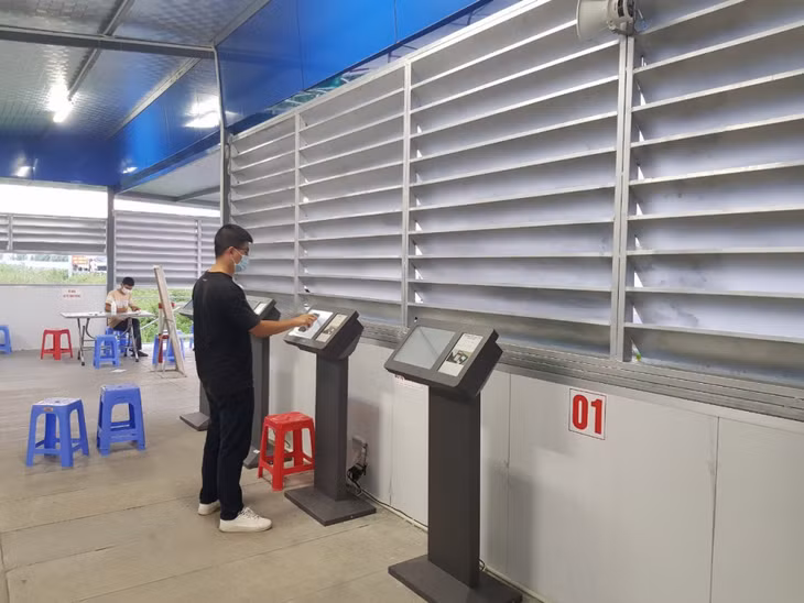 Hệ thống tự động kiểm soát người ra vào tại chốt cầu Bạch Đằng chuẩn bị đưa vào vận hành chạy thử.