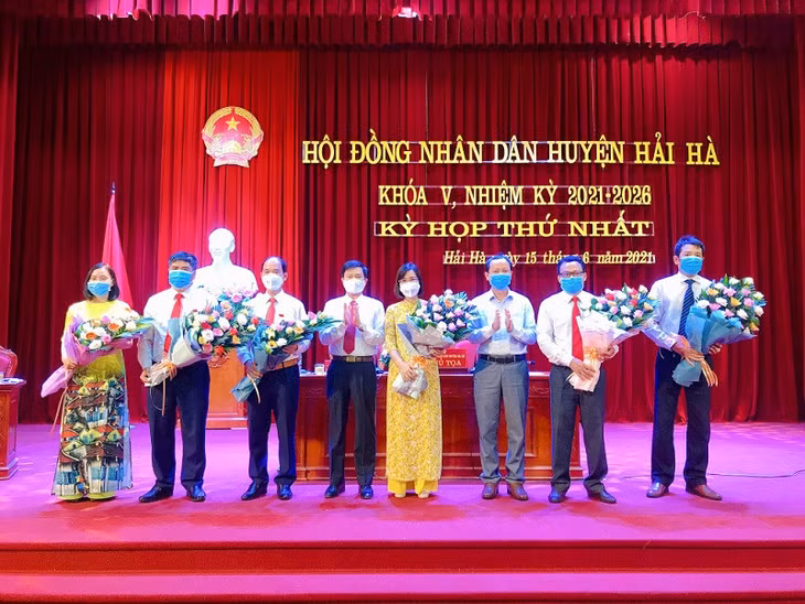 Nhờ thắng lợi của cuộc bầu cử, HĐND huyện Hải Hà khóa V, nhiệm kỳ 2021 - 2026 đã tổ chức kỳ họp thứ nhất để quyết định cơ cấu tổ chức và bầu các chức danh lãnh đạo chủ chốt của chính quyền huyện nhiệm kỳ mới. 