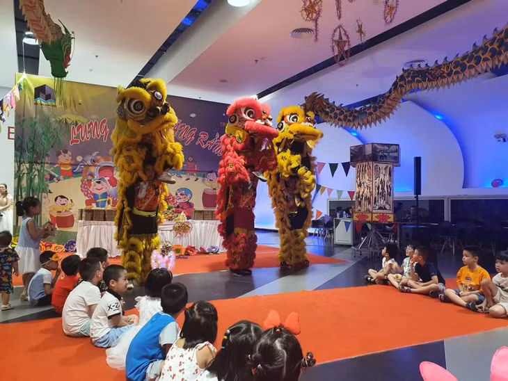 CLB Thành Linh đường biểu diễn vào dịp Trung thu năm 2020. Ảnh do nhân vật cung cấp.
