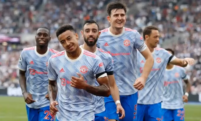 Lingard giải cứu Man Utd, vài ngày sau khi mắc sai lầm khiến đội nhà thua Young Boys tại Champions League. Ảnh: AFP.
