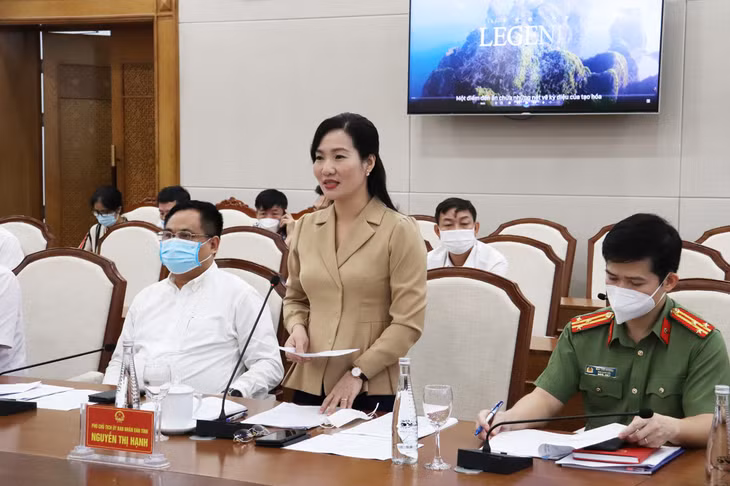 Đồng chí Nguyễn Thị Hạnh, Phó Chủ tịch UBND tỉnh Quảng Ninh, phát biểu tại buổi làm việc.