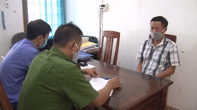 Đối tượng Phạm Quốc Học tại cơ quan công an