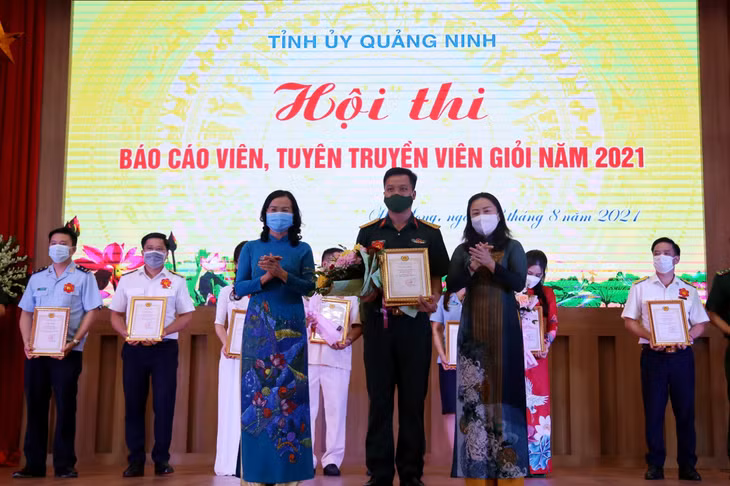 Đại úy Lê Gia Đồng, Trợ lý Tuyên huấn, Phòng Chính trị, Đảng bộ Quân sự tỉnh.