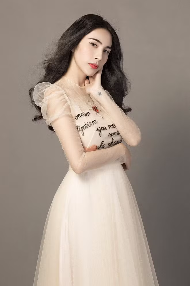Bản hit "Giấc mơ tuyết trắng" từng gắn liền với Thủy Tiên.