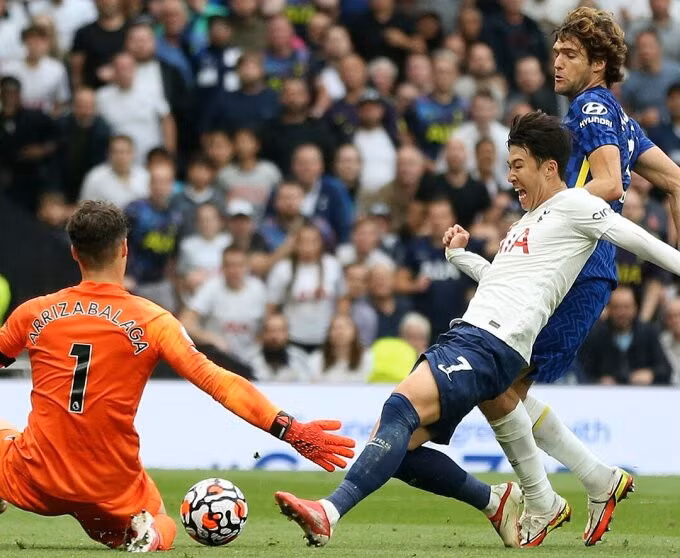 Son Heung-min hỏng ăn ở cơ hội tốt nhất của Tottenham suốt 90 phút trận đấu. Ảnh: Twitter / Tottenham Hotspurs