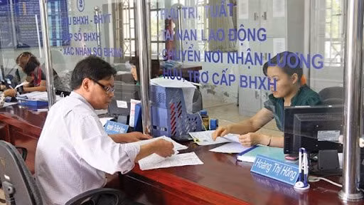 Giải quyết vướng mắc trong thực hiện bảo hiểm xã hội bắt buộc đối với người làm việc theo hợp đồng lao động tại UBND cấp xã. Giải quyết vướng mắc trong thực hiện bảo hiểm xã hội bắt buộc đối với người làm việc theo hợp đồng lao động tại UBND cấp xã.