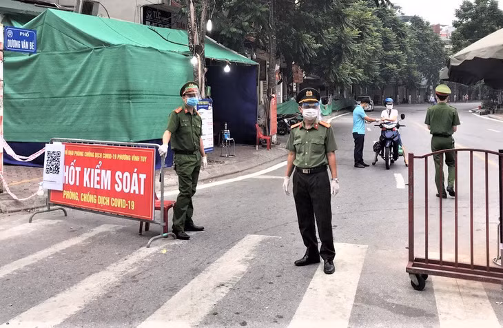 Thủ tướng yêu cầu bảo đảm an ninh trật tự, phòng chống cháy nổ và xử lý vi phạm trong phòng, chống dịch COVID-19