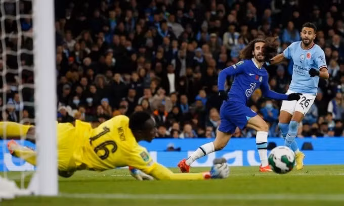 Pha dứt điểm của Mahrez tạo thời cơ để Alvarez nâng tỷ số lên 2-0 cho Man City. Ảnh: Reuters.