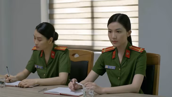 Nữ diễn viên Lương Thanh lần đầu khoác áo cảnh sát hình sự.