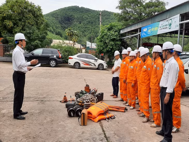 Điện lực Tiên Yên diễn tập phòng chống thiên tai và tìm kiếm cứu nạn cứu hộ năm 2023.