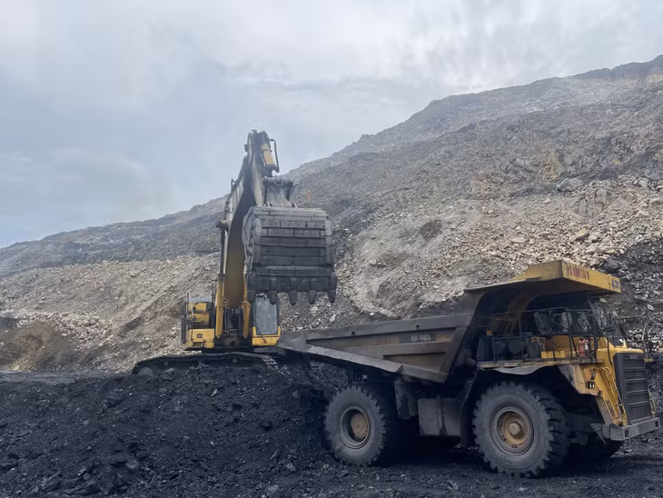 Tranh thủ thời tiết thuận lợi, những ngày này, Công ty CP Than Cao Sơn đang đẩy mạnh khai thác than.