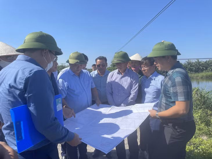 Lãnh đạo HĐND tỉnh khảo sát trực tiếp nhằm giải quyết kiến nghị cử tri tại TX Quảng Yên.