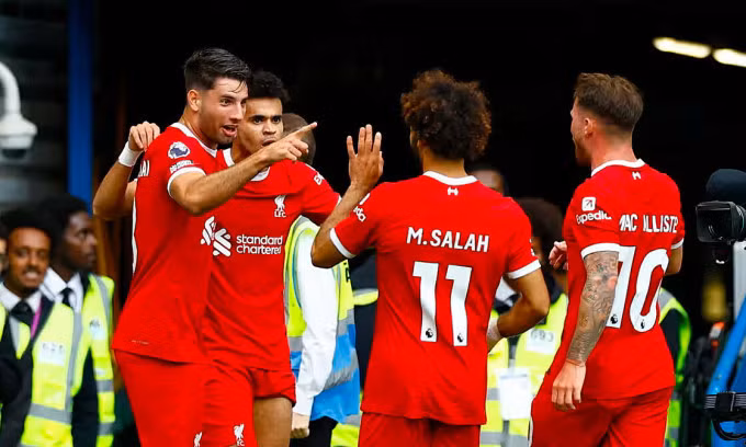 Cầu thủ Liverpool mừng bàn mở tỷ số của Luis Diaz (thứ hai từ trái sang). Ảnh: Reuters
