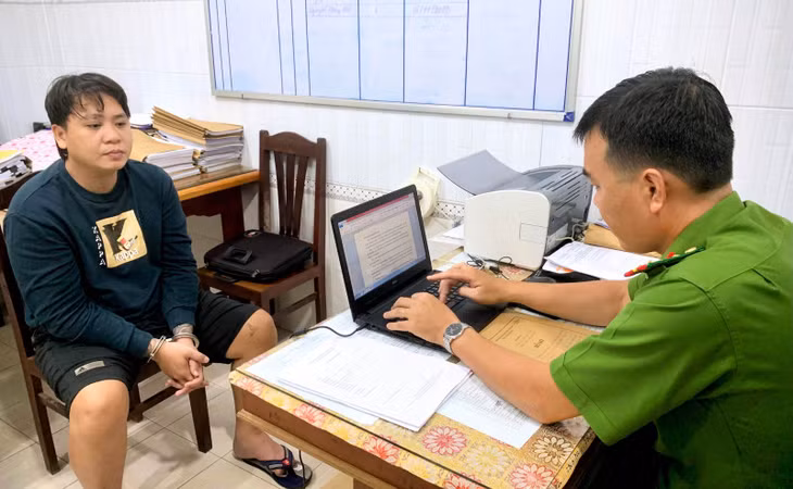 Mâu thuẫn trong lúc mời bia, đâm đối thủ chết tại chỗ ảnh 1