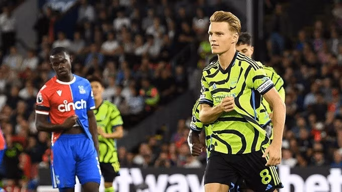 Odegaard mừng bàn thắng từ phạt đền trên sân Selhurst Park ngày 21/8. Ảnh: arsenal.com