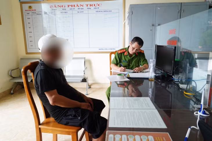 Uông Bí: Phát hiện 2 lái xe dương tính với ma tuý ảnh 1 Uông Bí: Phát hiện 2 lái xe dương tính với ma tuý ảnh 1