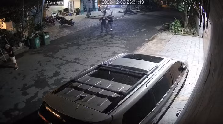 Camera khu vực ghi lại vụ việc - Ảnh cắt từ video