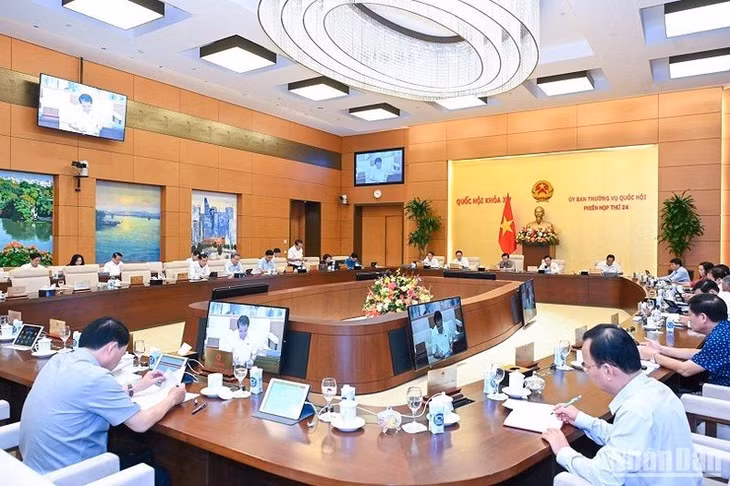 Quang cảnh một phiên họp của Ủy ban Thường vụ Quốc hội. (Ảnh: DUY LINH)