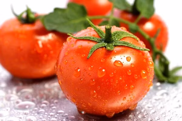Chất lycopene trong cà chua giúp bảo vệ sức khỏe tim mạch.