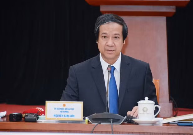 Bo truong Bo GD-DT giai dap hang loat van de nong cua giao vien hinh anh 1