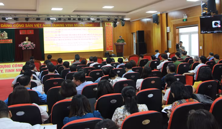Quang cảnh hội nghị.
