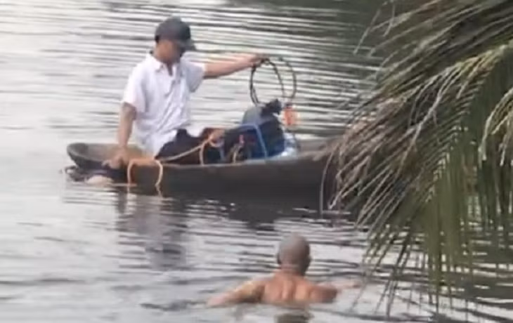 Thời điểm tìm thấy thi thể cháu H.T.N.K vào sáng qua 24/8