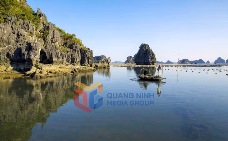 Lặng lẽ Bái Tử Long. Ảnh: Dương Phượng Đại