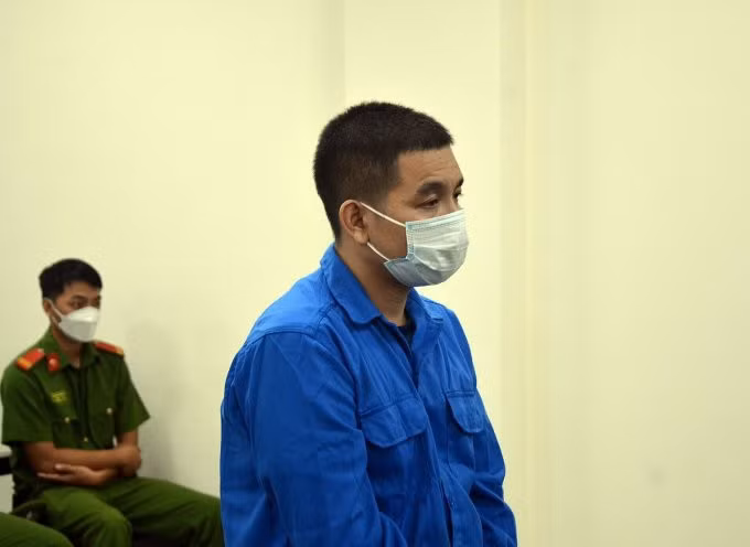 Bị cáo Hùng tại phiên tòa ngày 7/8. Ảnh: Danh Lam