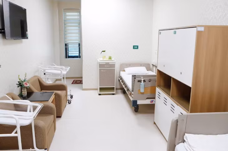 Phòng dịch vụ theo yêu cầu 2 giường tại Khoa Đẻ tự nguyện, Bệnh viện Phụ sản Hà Nội, hiện giá giường dịch vụ cao nhất ở viện này là 3,8 triệu/giường. Ảnh: BVCC