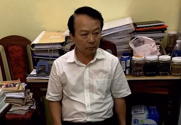 Gia Lai: Khoi to, tam giam tham phan nhan hoi lo 500 trieu dong hinh anh 1