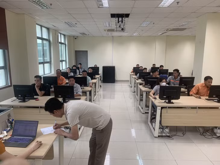 Nền tảng đào tạo trực tuyến E-learning và Phòng thi sát hạch chuyên môn trên máy tính của Công ty CP Nhiệt điện Quảng Ninh.