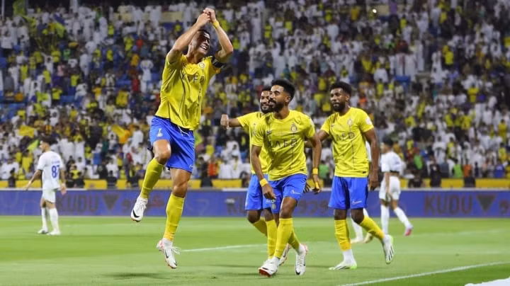 Ronaldo ghi hattrick giúp Al Nassr thắng đậm.